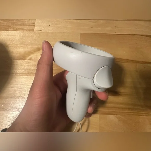 Meta Quest 2 Bundle - Picture 5 of 7